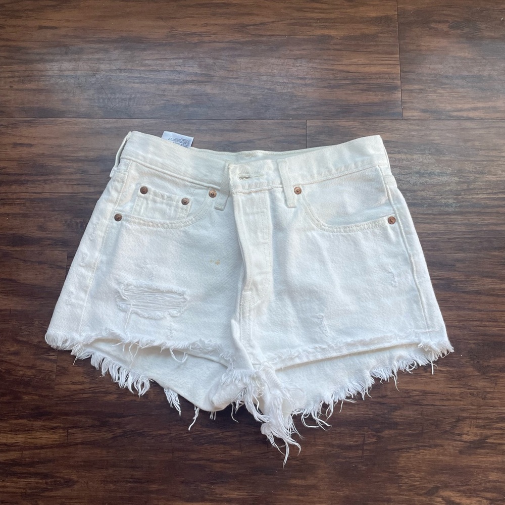 White Levi 501s
